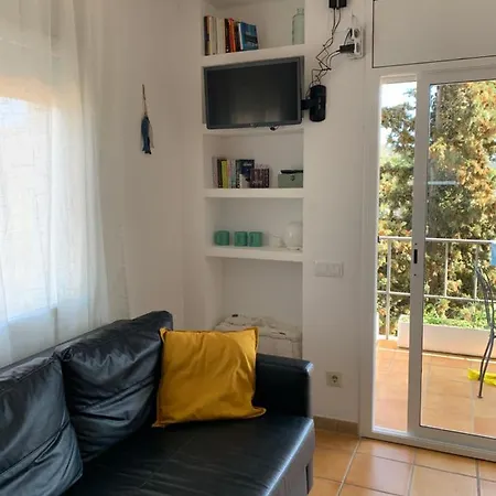 Apartamento Muy Tranquilo Con Piscina